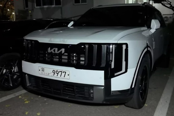 Được xem là một trong những mẫu SUV cỡ trung thành công nhất của Kia, Telluride 2026 thế hệ mới đánh dấu cột mốc 6 năm kể từ khi thế hệ đầu tiên ra mắt và gây tiếng vang lớn tại thị trường Bắc Mỹ.