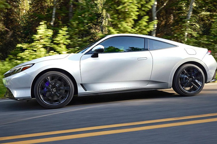 Tại Nhật Bản, Honda Prelude có giá 6,179 triệu yên (khoảng 1,05 tỷ đồng). Nếu phân phối tại Việt Nam, giá xe được đồn đoán cố thể lên tới trên 3 tỷ đồng, cạnh tranh cùng với Subaru BRZ, BMW 430i Convertible hay Porsche 718 Cayman.