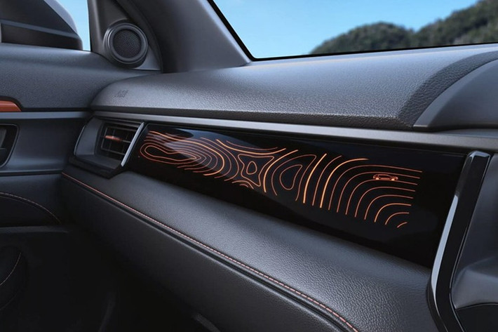 Honda Elevate ADV Edition vẫn sử dụng động cơ xăng 1.5L hút khí tự nhiên, sản sinh công suất 119 mã lực và mô-men xoắn 145 Nm, đi kèm hộp số sàn 6 cấp hoặc CVT giả lập 7 cấp số. Hệ dẫn động vẫn là cầu trước, không có tùy chọn AWD.