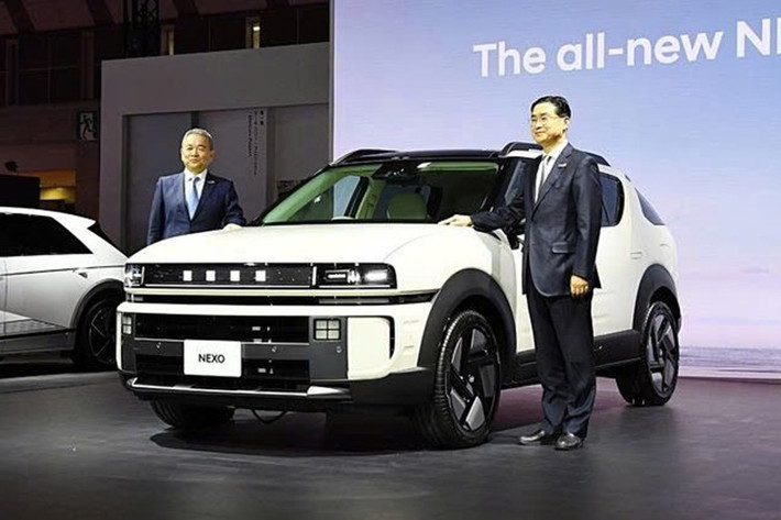 Hyudnai Nexo 2026 dự kiến sẽ được giới thiệu chính thức tại thị trường Nhật Bản vào nửa đầu năm sau. Đây là lần đầu tiên mẫu xe SUV điện Hàn Quốc được trưng bày tại Nhật Bản, thể hiện sự tập trung của công ty vào công nghệ hydrogen và các giải pháp giao thông bền vững.
