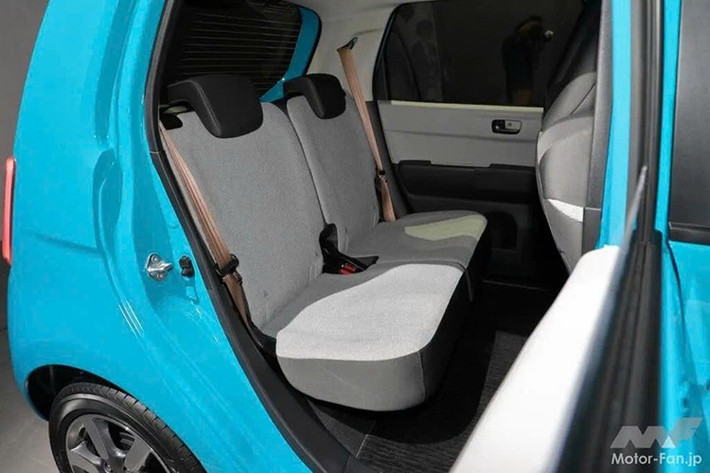 Nguồn điện có thể cung cấp công suất tối đa 1,5 kW cho các thiết bị bên ngoài hoặc dùng làm nguồn điện dự phòng cho gia đình. V2H cũng cho phép tiết kiệm chi phí bằng cách sạc vào ban đêm khi giá rẻ và sử dụng điện từ pin vào ban ngày.