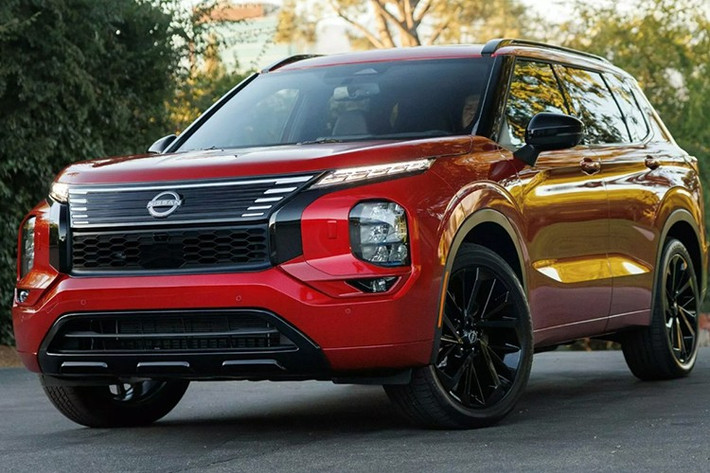 Hãng xe Nhật Bản vừa xác nhận sẽ ra mắt mẫu Nissan Rogue Plug-in Hybrid 2026 (hay Nissan X-Trail Plug-in Hybrid) tại Triển lãm Ô tô Los Angeles vào ngày 21/11/2025. Dù mang tên Rogue, mẫu xe thực chất là phiên bản cải tiến từ Mitsubishi Outlander PHEV, với thiết kế và cấu hình gần như giữ nguyên.