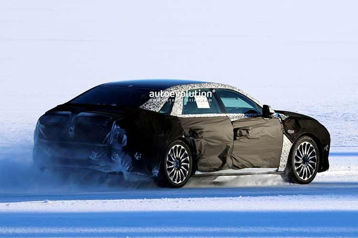 Biến thể V6 tiếp tục là phiên bản mạnh nhất trong dải sản phẩm, cho công suất khoảng 295 mã lực và có tùy chọn hệ dẫn động bốn bánh.Theo kế hoạch, Hyundai Grandeur bản nâng cấp có thể ra mắt vào khoảng tháng 4 hoặc tháng 5/2026.