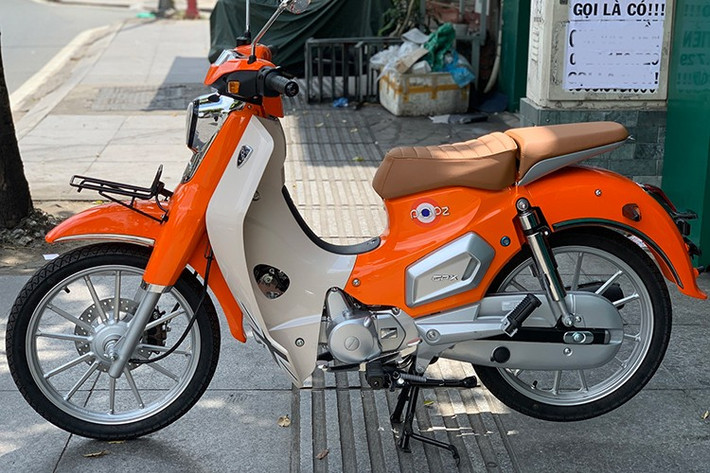 Xe sử dụng động cơ 109cc, SOHC, làm mát bằng không khí, kết hợp hộp số 4 cấp, cho công suất 8,3 mã lực - ngang ngửa Honda Wave Alpha. Mức tiêu thụ nhiên liệu theo công bố của nhà sản xuất là 1,85 lít/100km, cùng bình xăng 4 lít đặt dưới yên xe.