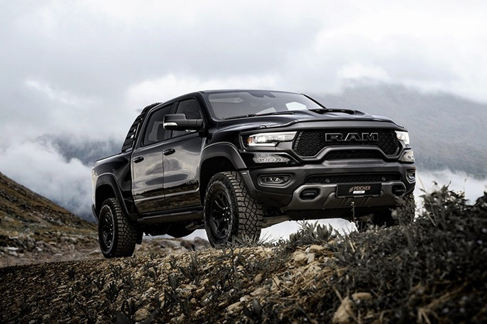 Bộ mâm hợp kim được cho là lấy cảm hứng từ thiết kế quân sự, và được cho là được thiết kế để tăng cường sức mạnh, mang lại cho xe sự kết hợp hoàn hảo giữa độ bền và phong cách.