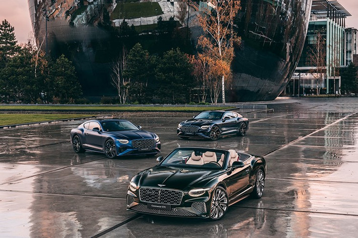 Bộ 3 chiếc Bentley độc bản lấy cảm hứng từ các kiệt tác của Rembrandt, Van Gogh và Vermeer đã trở thành tâm điểm của sự kiện đặc biệt tại Bảo tàng Rijksmuseum, Amsterdam. Bộ sưu tập Dutch Masters do Mulliner thực hiện là lời tri ân dành cho tay nghề thủ công đỉnh cao, sự thanh lịch vượt thời gian và di sản nghệ thuật phong phú của Hà Lan.