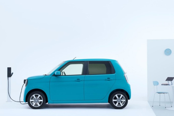 Được phát triển theo triết lý “e:aily Partner” – tạm dịch là “người bạn đồng hành chạy điện hằng ngày”, N-ONE e: hướng đến khách hàng sống tại các đô thị đông đúc, nơi những chiếc xe nhỏ gọn, linh hoạt và tiết kiệm năng lượng ngày càng trở nên cần thiết.