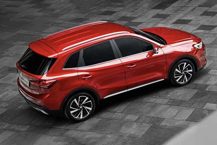 Tại thị trường Thái Lan, mẫu xe SUV MG ZS Hybrid+ 2026 mới được dự đoán sẽ có giá bán ra khoảng 699.000 – 799.000 baht (tương đương 586-670 triệu đồng).