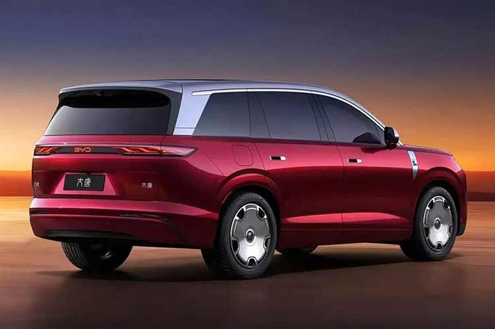 Theo hồ sơ đăng ký, xe có hai mức tốc độ tối đa là 240 km/h và 250 km/h. Datang cũng dự kiến hỗ trợ công nghệ sạc nhanh Flash Charge của BYD, cho phép chạy thêm khoảng 200 km chỉ sau 5 phút sạc.