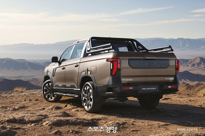 Sau khi ra mắt Musso EV, KGM tiếp tục giới thiệu một mẫu bán tải hoàn toàn mới có thiết kế hầm hố, mã nội bộ Q300, thay thế cho Rexton Sports – mẫu xe từng được bán ra quốc tế với tên gọi Musso.