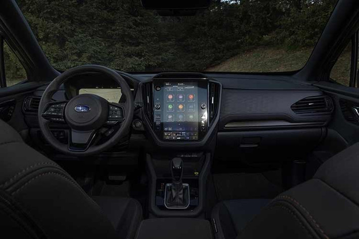 Đáng chú ý, Subaru Forester Hybrid 2026 được định hướng là mẫu xe chiến lược trong giai đoạn Subaru chuẩn bị đón đầu các ưu đãi từ đạo luật “One Big Beautiful Bill” được thông qua tại Mỹ vào tháng 7/2025.