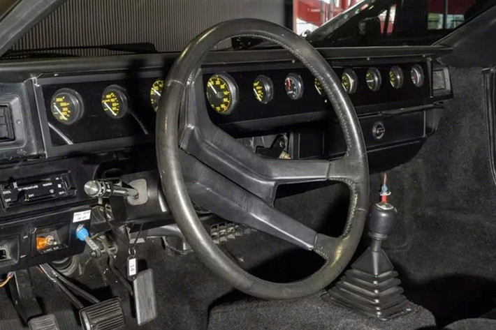 Bảo tàng sẽ đóng cửa vĩnh viễn, vì vậy mọi thứ phải được giải quyết càng sớm càng tốt và chiếc Dodge Turbo Charger cực hiếm này cũng vậy.