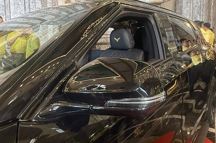 Theo một số nguồn tin cho biết, mẫu xe SUV VinFast Lạc Hồng 900 LX phiên bản đặc biệt giới hạn có khả năng được trang bị chống đạn cấp B6, có thể chống lại súng AK-47 theo tiêu chuẩn châu Âu...