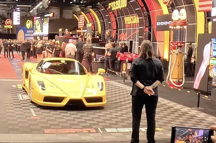 Người ta không mua những chiếc siêu xe Ferrari hàng hiếm để lái hàng ngày. Họ mua Ferrari để sở hữu, để cất giữ trong garage có điều hòa nhiệt độ, chở chúng đến các sự kiện để khoe khoang, rồi bán lại với giá cao hơn nhiều so với giá mua nhiều năm trước.