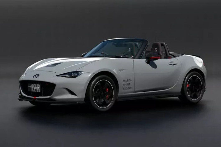 Xe thể thao Mazda MX-5 Spirit Racing Roadster phiên bản 12R sản xuất với số lượng chỉ 200 chiếc đã nhận được phản hồi tích cực từ cộng đồng yêu xe. Đặc biệt chiếc xe đã nhận được hơn 9.500 lượt đặt hàng.