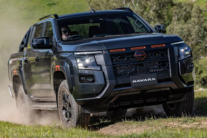 Điểm đáng chú ý là phiên bản Navara tại Úc có thiết kế và cấu hình riêng biệt, hoàn toàn khác với các mẫu Navara tại Nam Mỹ, Frontier tại Bắc Mỹ hay Frontier Pro tại Trung Quốc. Điều này cho thấy Nissan đang hướng tới chiến lược phát triển sản phẩm đặc thù theo từng khu vực – thay vì sử dụng một mẫu bán tải toàn cầu duy nhất.