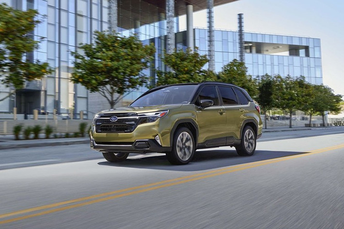 Tại buổi họp báo ngày 24/6, ông Arie Christopher - CEO Subaru Indonesia chia sẻ đầy ẩn ý: “Sẽ có một mẫu xe mới. Subaru chưa thể tiết lộ cụ thể, nhưng tin rằng mọi người có thể đoán được.”