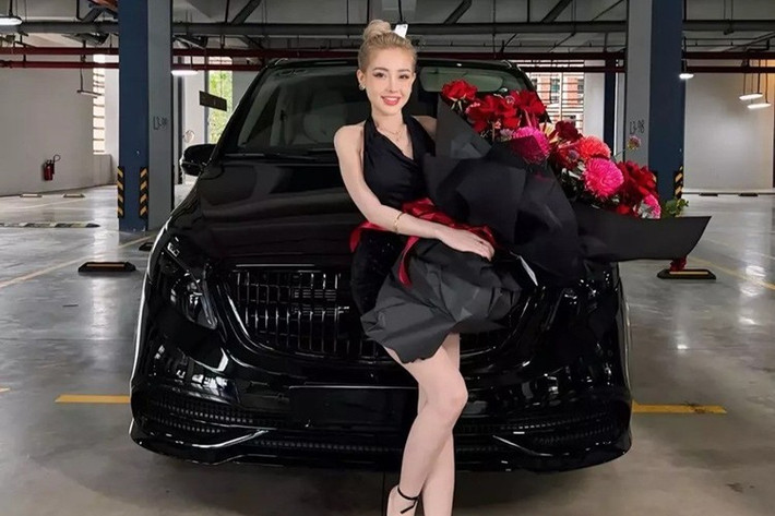 Mercedes-Benz phiên bản V250 Luxury sở hữu khối động cơ 4 xi-lanh thẳng hàng, dung tích 2.0 lít sản sinh công suất tối đa 211 mã lực và mô-men xoắn cực đại đạt 350 Nm.Sức mạnh được kết hợp với hệ dẫn động cầu sau và hộp số tự động 7 cấp 7G-Tronic Plus, nhờ đó, xe có khả năng tăng tốc từ vị trí xuất phát lên 100 km/h chỉ trong thời gian 9,4 giây.