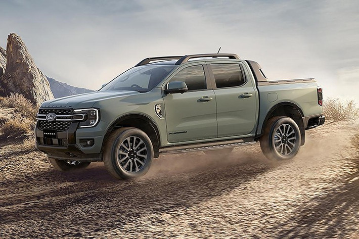 Hãng xe Ford vừa giới thiệu bản nâng cấp giữa vòng đời cho Ranger tại Úc, trong bối cảnh Toyota Hilux và Nissan Navara thế hệ mới lần lượt ra mắt. Bản facelift tập trung vào cải tiến trang bị, cập nhật thiết kế nhẹ, nhưng đồng thời cũng loại bỏ tùy chọn động cơ diesel Bi-Turbo 2.0L.