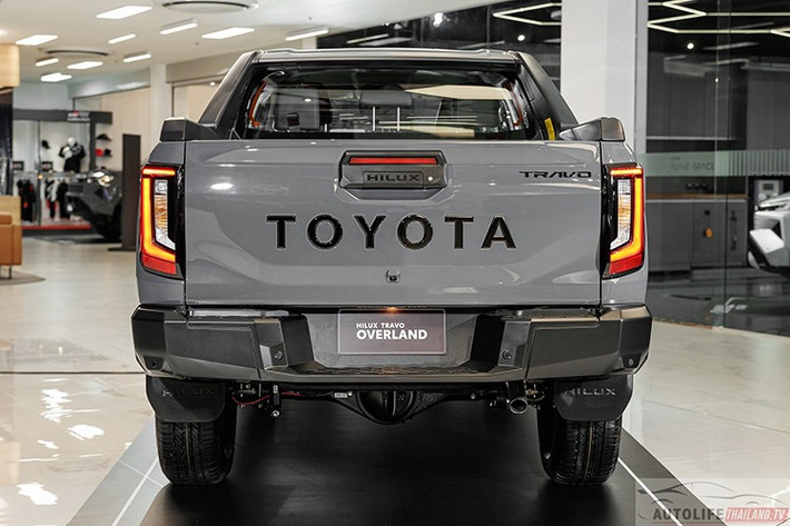 Thông số kỹ thuật cơ bản của xe bao gồm: Kích thước tổng thể: 5.320 x 1.855 x 1.815 mm. Chiều dài cơ sở: 3.085 mm. Khoảng sáng gầm: 219 – 225 mm. Thùng xe: 1.555 x 1.540 x 480 mm. Dung tích bình nhiên liệu: 80L