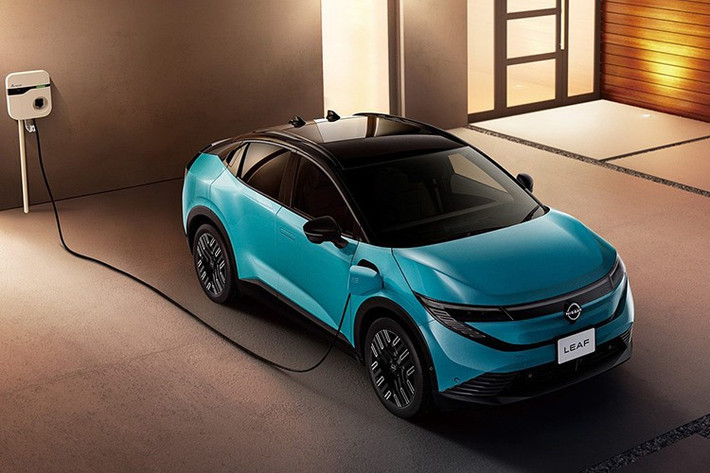 Hãng xe Nissan chính thức trình làng mẫu xe điện Nissan Leaf thế hệ mới tại thị trường nội địa Nhật Bản. Xe sẽ được phân phối với ba phiên bản gồm Leaf B7 X, Leaf B7 G và Leaf AUTECH B7, tất cả đều sử dụng bộ pin lithium-ion dung lượng lớn 78 kWh.