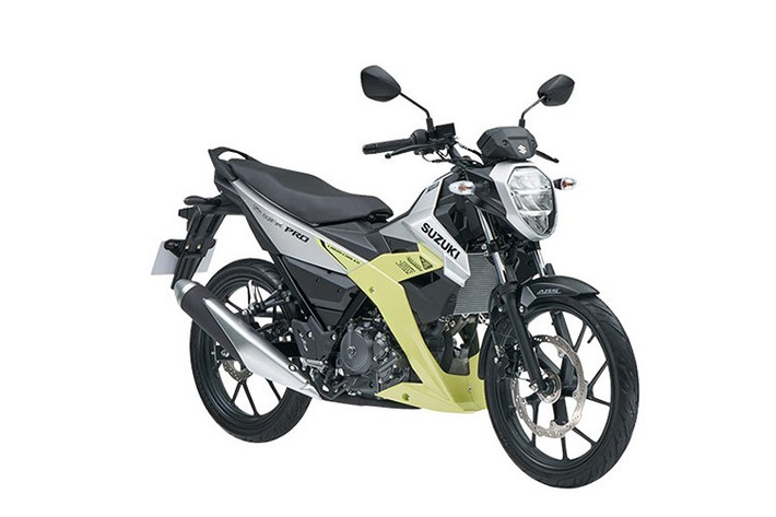 Những hình ảnh được công bố cho thấy Suzuki Satria đăng ký tại Việt Nam là phiên bản thuộc thế hệ mới nhất, từng ra mắt tại Indonesia vào tháng 11/2025. Mẫu xe này do PT Suzuki Indomobil Sales sản xuất và phân phối tại thị trường nội địa Indonesia với hai phiên bản gồm Satria F150 và Satria Pro.