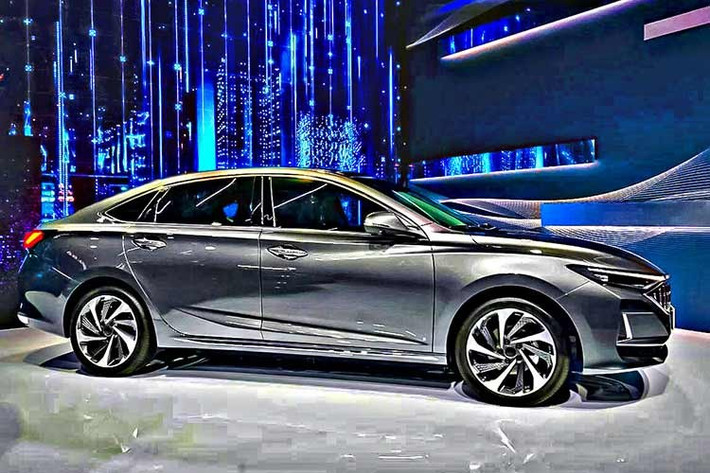 Tên tuổi Volga nổi lên từ thập niên '50 với dòng xe hạng sang dành cho giới lãnh đạo, được sản xuất và phân phối tại Nga bởi GAZ. Tuy nhiên, vào năm 2012, thương hiệu này đã chính thức dừng sản xuất xe. Trong thời hoàng kim, Volga không phải dòng xe ai cũng có thể tự lái.