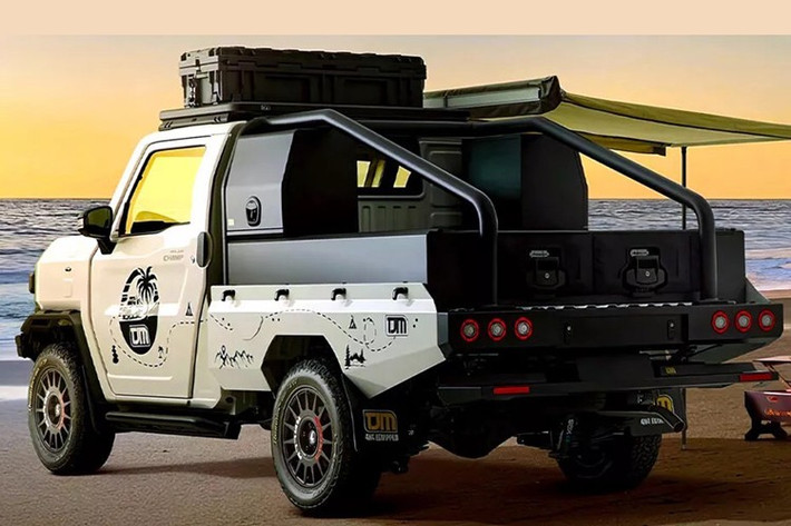 Tại Thái Lan , gói Hilux Champ Super SWB Attractive có giá khởi điểm từ 615.000 Baht (502 triệu đồng). Kỳ lạ thay, mức giá này lại khiến nó trở thành phiên bản đắt nhất trong dòng sản phẩm, vượt qua phiên bản SWB dài hơn một chút có giá khởi điểm là 602.000 (491,4 triệu đồng).