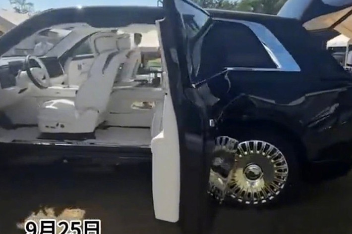 Khung gầm của xe hỗ trợ trí thông minh nhân tạo AI, đi kèm hệ thống treo chủ động toàn phần, có khả năng quét mặt đường bằng camera và điều chỉnh trong chưa đầy 2 mili-giây. Thêm vào đó là hệ thống đánh lái bánh sau tới 24 độ, giúp mang đến bán kính quay vòng dưới 5 mét.