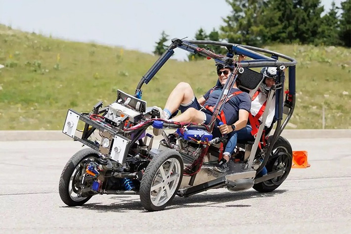 Cixi Vigoz có cấu hình 2 chỗ ngồi với dây đai an toàn 3 điểm. Hàng ghế sau có móc ISOFIX cố định ghế trẻ em. Mẫu xe này có thể sử dụng trong thời gian tối thiểu 15 năm trước khi bị tái chế.