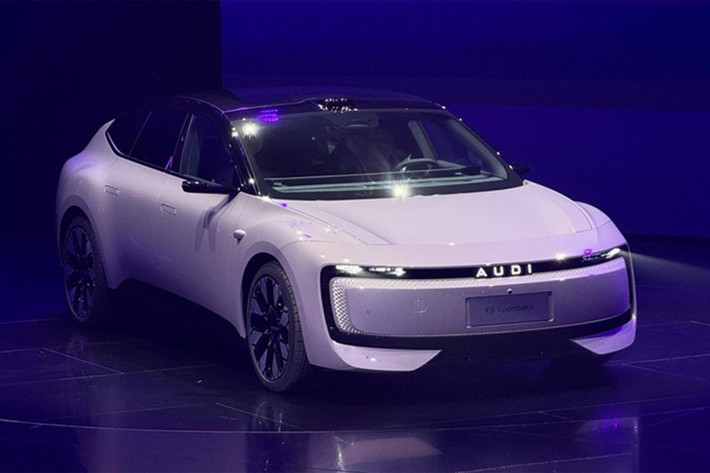 Về mẫu AUDI E5 Sportback, xe được phát triển trên nền tảng Advanced Digitised Platform do SAIC và Audi hợp tác nghiên cứu và sản xuất tại nhà máy của liên doanh. Ngoại thất mang phong cách fastback thể thao, lấy cảm hứng từ mẫu concept Audi E.