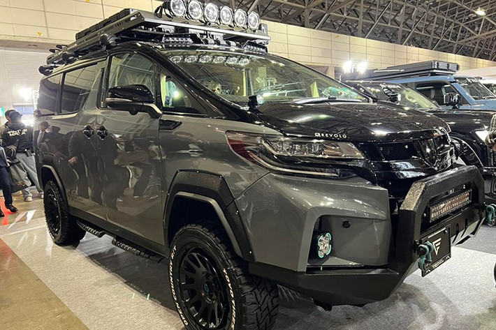 Phiên bản Alphard độ off-road hiện chưa được xác nhận sẽ bán ra thị trường, nhưng nếu các bộ phụ kiện được thương mại hóa, nhiều khả năng sẽ thu hút sự quan tâm từ nhóm khách hàng thích cá nhân hóa xe gia đình theo phong cách địa hình, ngay cả khi họ không thực sự rời xa đường phố.