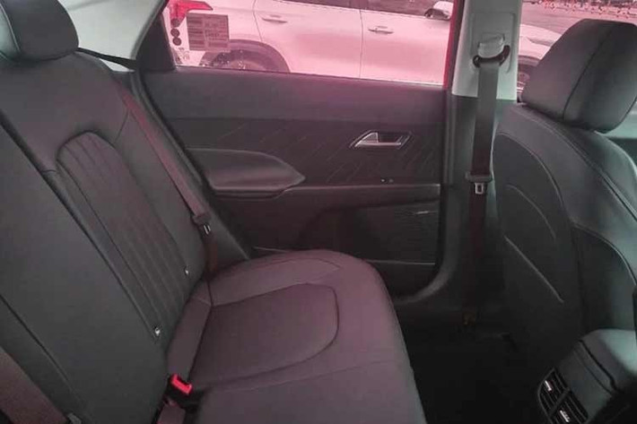 Những nâng cấp dự kiến ​​bao gồm màn hình kỹ thuật số lớn hơn, có thể là thiết lập màn hình kép cho hệ thống thông tin giải trí và bảng điều khiển, thiết kế vô lăng được làm mới và các tính năng tiện nghi bổ sung.