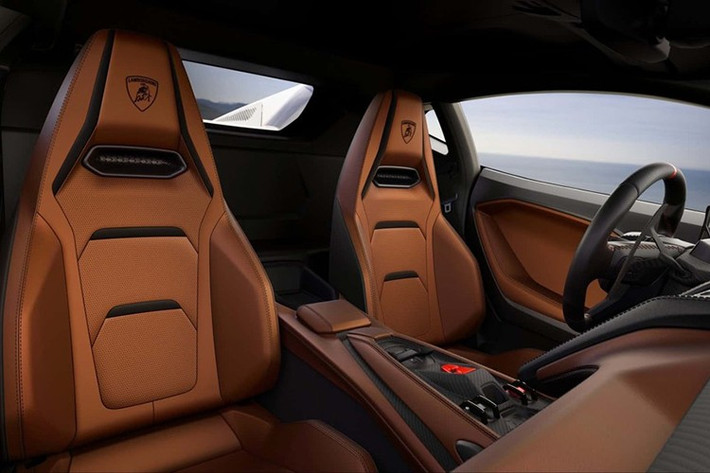 Người lái có thể lựa chọn bốn chế độ lái Citta (thành phố) chế độ mới, bên cạnh Strada quá quen thuộc và Sport Corsa cũng như Corsa Plus, là 2 chế độ lái nâng cấp, hứa hẹn rất thú vị, sau cùng là chế độ gây hưng phấn nhất khi có thể tắt ESP.