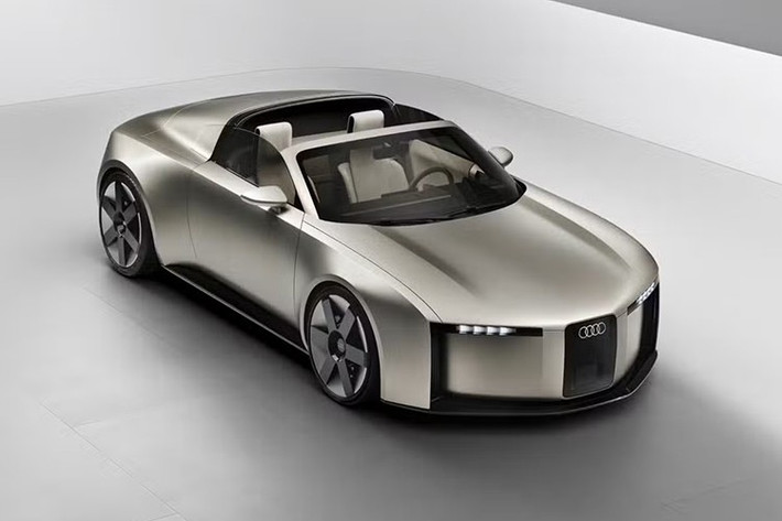 Audi Concept C ﻿Ra mắt tháng 9, Concept C là hình dung về mẫu xe thể thao điện tương lai của Audi, lấy cảm hứng từ những huyền thoại như TT và R8. Đáng chú ý, đây không chỉ là một mẫu xe trưng bày – nó hoàn toàn hợp pháp để chạy trên đường phố. CEO Audi xác nhận sẽ đưa mẫu xe này vào sản xuất.