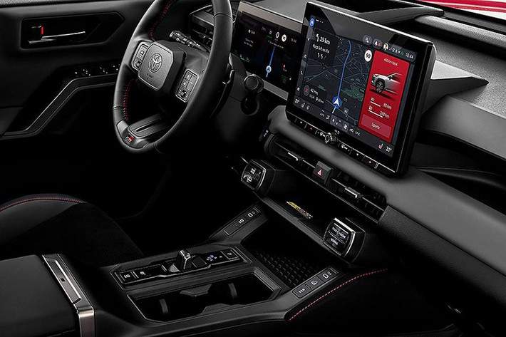 Bên cạnh đó, Toyota cũng chính thức đưa phiên bản RAV4 Plug-in Hybrid (PHEV) vào thị trường Úc, với ba biến thể. XSE 2WD khởi điểm ở mức 58.840 AUD (38.400 USD), trong khi XSE AWD và GR Sport AWD có giá lần lượt 63.340 AUD (41.300 USD) và 66.340 AUD (43.300 USD).