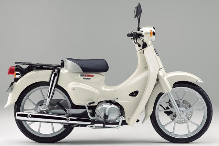 Tuy nhiên, công suất của 3 mẫu xe đã được điều chỉnh để đáp ứng tiêu chuẩn phân loại xe máy mới dưới 4,0kW. Công suất tối đa được thiết lập ở mức 3,5kW, chủ yếu thông qua các cài đặt điều chỉnh nhiên liệu đặc biệt.
