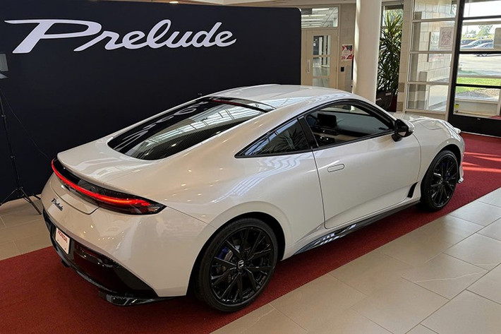 Một số đại lý tại Nhật đã tạm dừng nhận đơn mới, trong khi hãng tăng tốc dây chuyền lắp ráp để đáp ứng các đơn hàng hiện có. Honda cho biết hãng mong muốn “nhiều khách hàng nhất có thể được trực tiếp cầm lái Prelude”, và với đà này, khả năng cao sản lượng sẽ tiếp tục được mở rộng trong thời gian tới.
