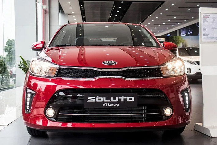 KIA Soluto - mẫu sedan cỡ B Hàn Quốc cũng gặp khó tương tự khi chỉ bán được 14 chiếc trong tháng 5, giảm mạnh 75.4% so với kết quả 57 xe hồi tháng 4 vừa qua.