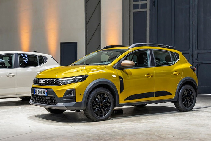 Dòng xe Dacia Sandero 2026 bao gồm các phiên bản Essential, Expression và Journey. Các tính năng cơ bản bao gồm điều hòa không khí, hệ thống điều khiển đa phương tiện của hãng sử dụng điện thoại thông minh và ứng dụng chuyên dụng để tạo ra trải nghiệm giải trí thông tin...