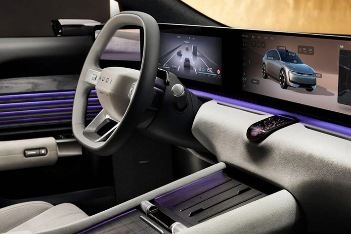 Ngoài ra, xe còn có gương chiếu hậu điện tử, ghế sưởi và thông gió, cửa sổ trời toàn cảnh, camera 360 độ và sạc không dây. Các phiên bản cao cấp được bổ sung treo khí nén, giảm xóc thích ứng CDC, hệ thống đèn tùy chỉnh và dàn âm thanh BOSE 18 loa.