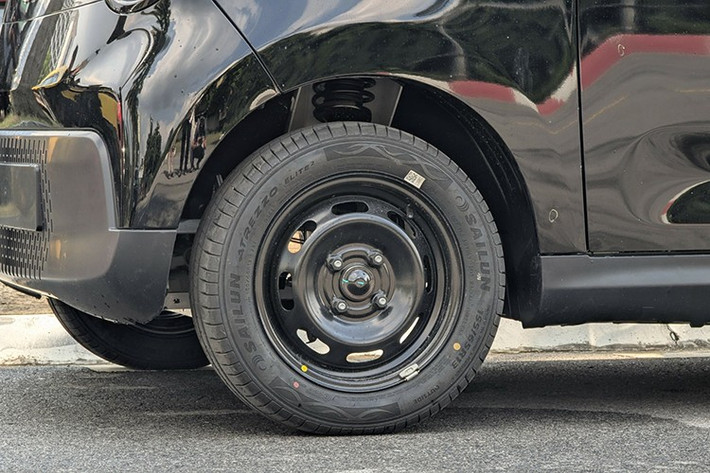 Việc đưa mẫu xe mini điện Minio Green vào hoạt động không chỉ giúp VinFast củng cố vị thế trong lĩnh vực vận tải xanh mà còn mở rộng lựa chọn cho khách hàng cá nhân và doanh nghiệp.