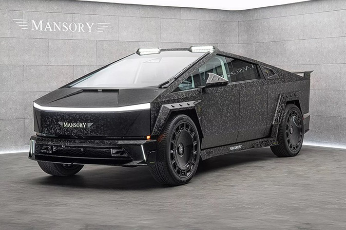 Chiếc Tesla Cybertruck sau khi qua bàn tay Mansory đã biến hình hoàn toàn và được gọi là "Elongation". Chiếc xe là sự kết hợp của sợi carbon cùng các chi tiết khí động học tích hợp trên chiếc xe tải có hình dáng vuông vứt. Điều này dấy lên nhiều tranh cãi vì tính hiệu quả của khí động học gần như không có.