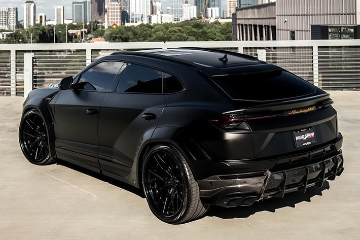 Tổng cộng, Lamborghini Urus SE có công suất tối đa 789 mã lực. Với con số này, SE trở thành phiên bản mạnh nhất của dòng siêu xe Lamborghini Urus tính đến thời điểm hiện tại. Sức mạnh này cho phép xe tăng tốc từ vị trí xuất phát lên 100 km/h trong thời gian 3,4 giây, nhanh hơn so với đàn anh Lamborghini Urus S nhưng chậm hơn phiên bản Performante.