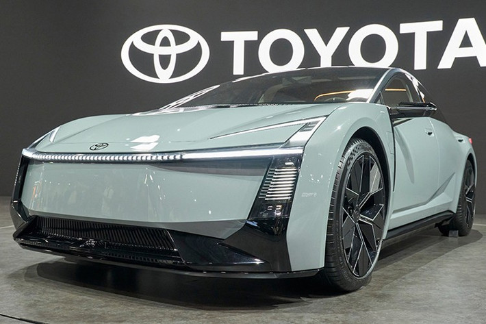 Toyota đã thu hút sự chú ý tại Triển lãm Japan Mobility Show 2025 với hàng loạt màn ra mắt đa dạng. Một trong những tâm điểm của gian hàng Toyota tại triển lãm này chính là mẫu xe Corolla Concept hoàn toàn mới.