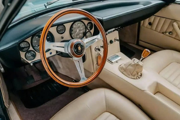 Hiện vẫn chưa rõ chính xác có bao nhiêu chiếc Islero còn tồn tại đến ngày nay, nhưng 1 số trang ghi nhận 25 phiên đấu giá công khai kể từ năm 2015. Không cần phải nói, chắc chắn còn nhiều chiếc Islero khác nữa, nhưng Islero vẫn là một hiện vật hiếm hoi được rao bán.