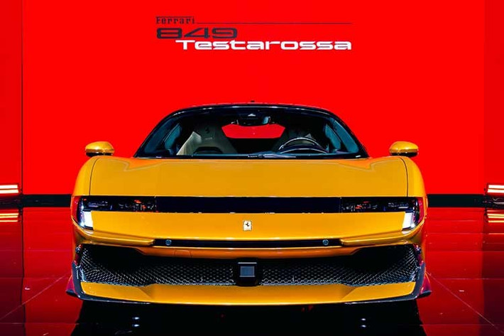 Dự kiến, ban đầu chỉ có khoảng 4 suất đặt mua xe Ferrari 849 Testarossa cho khách hàng Việt Nam với mức giá khởi điểm dự kiến 35 tỷ đồng. Nếu đặt xe ở thời điểm này, người mua sẽ nhận được xe vào khoảng cuối năm 2026.
