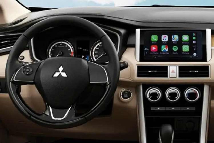 Bên cạnh sự tinh tế vốn có, nội thất Xpander MT 2026 tập trung vào tính thực tế, mang đến không gian dễ chịu và thoải mái hơn cho cả người lái và hành khách. Ở vị trí người lái, cụm đồng hồ được nâng cấp lên màn hình 7-inch, hiển thị thông số vận hành rõ ràng và dễ quan sát trong nhiều điều kiện ánh sáng.