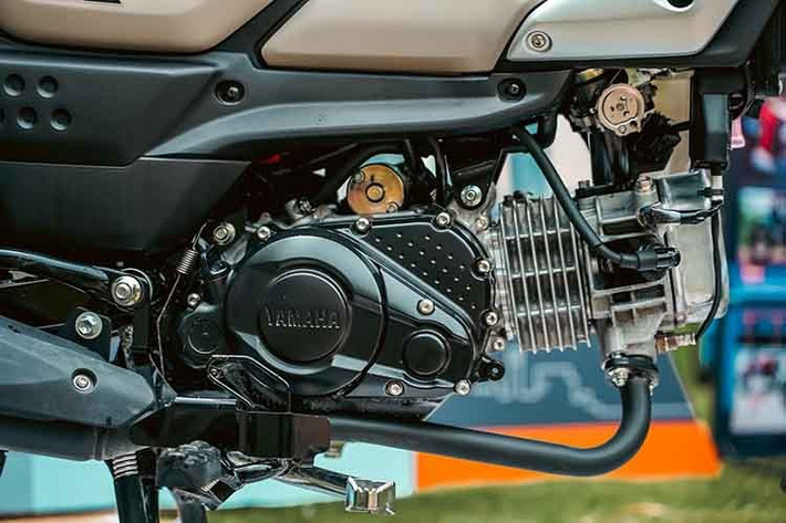 Phiên bản PG-1 ABS 2025 vẫn sử dụng động cơ 113,7cc, 1 xi-lanh, 4 kỳ, làm mát bằng không khí, phun xăng điện tử. Xe có công suất tối đa 8,8 mã lực và mô-men xoắn 9,5 Nm, đi kèm hộp số 4 cấp với ly hợp tự động, hướng đến sự dễ sử dụng.