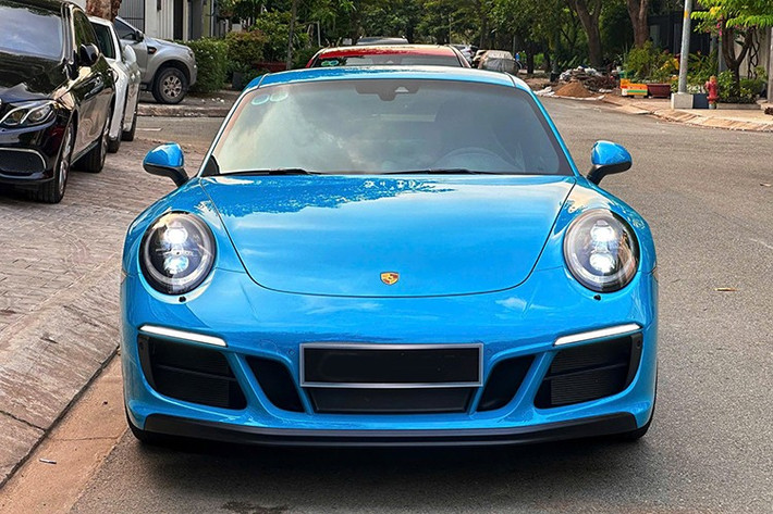Ở thời điểm hiện tại, số lượng Porsche 911 thế hệ 991.2 như chiếc trong bài viết này còn lăn bánh tại thị trường Việt Nam không nhiều. Một phần vì nhiều chủ sở hữu có xu hướng sưu tầm, thay vì sử dụng hàng ngày.
